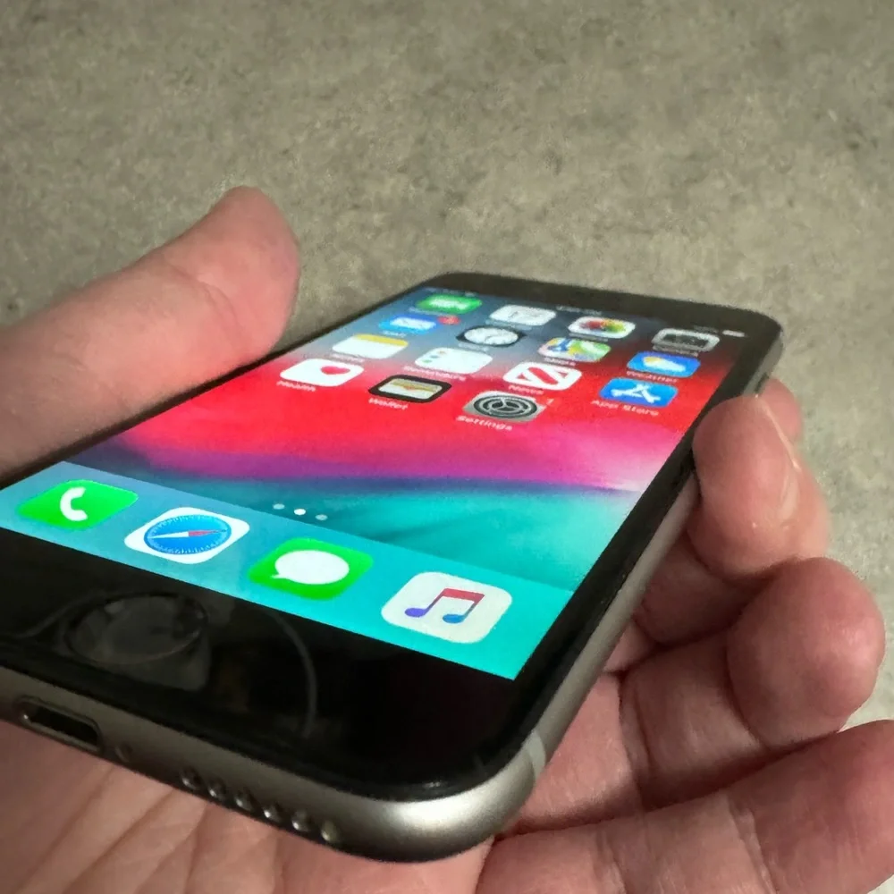 ‼️APPLE IPHONE 6 (64 GB) - UNLOCKED‼️